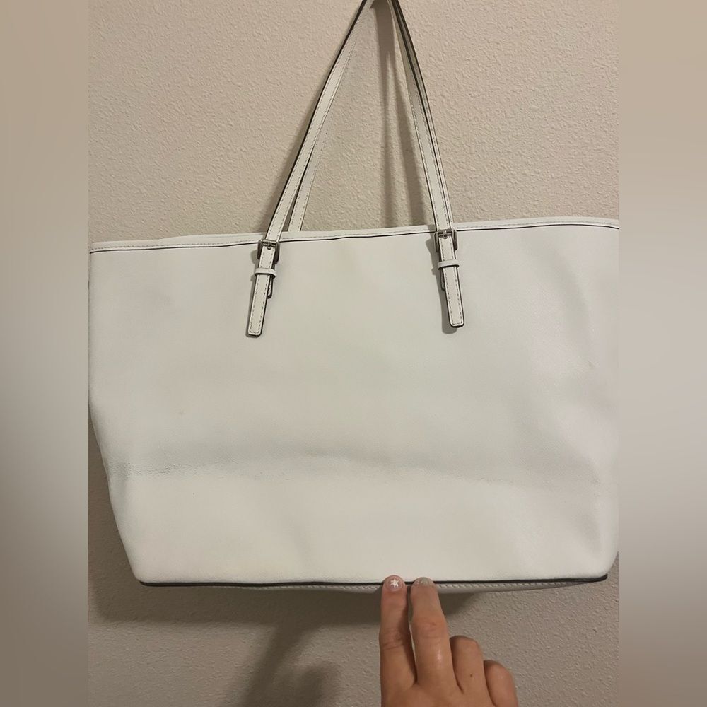 Michael Kors Jet Setter White Handbag - Picture 6 of 9